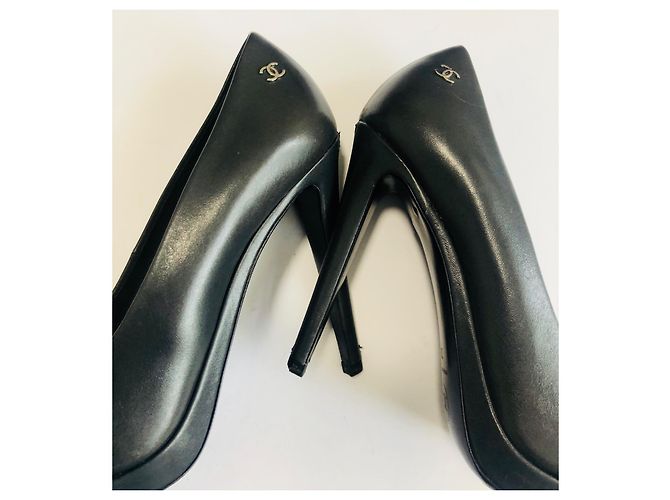 Tacchi con plateau Chanel grigio scuro e nero in pelle Grigio antracite - vista 17