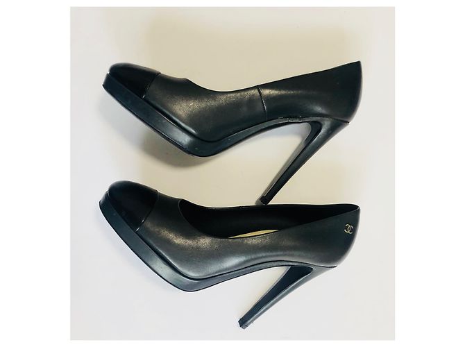 Tacchi con plateau Chanel grigio scuro e nero in pelle Grigio antracite - vista 9