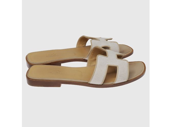 Hermès Beigefarbene Canvas-Oran-Sandale - Ansicht 5