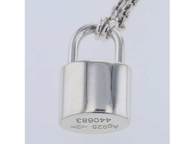 Louis Vuitton Collana con ciondolo Lockit in argento Q93559 - vista 3