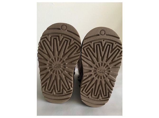 Ugg Bailey Bow II, Botte Classique Taille Enfant 22,5 Marron clair - vue 5