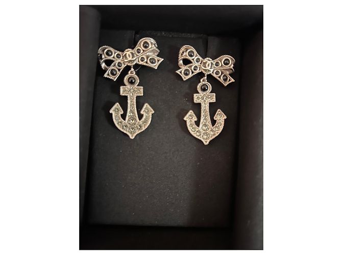 Orecchini Chanel CC Ancora Perle di Cristallo Argentati Argento - vista 2