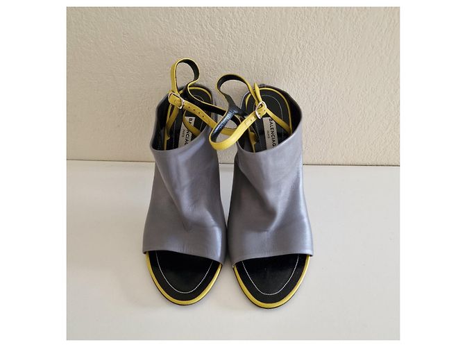 Sandali Balenciaga in pelle grigio scuro Grigio antracite - vista 2