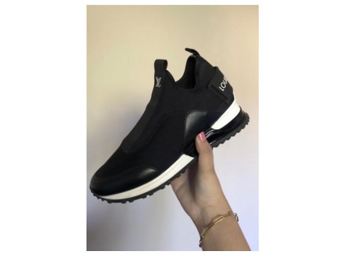 Baskets Louis Vuitton Run Away edition limitée 2019 Noir - vue 2