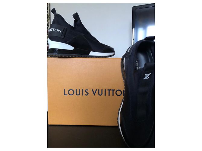 Baskets Louis Vuitton Run Away edition limitée 2019 Noir - vue 3