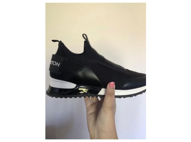 Baskets Louis Vuitton Run Away edition limitée 2019 Noir - vue 5