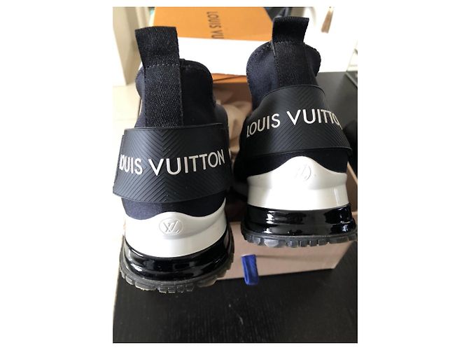 Baskets Louis Vuitton Run Away edition limitée 2019 Noir - vue 8