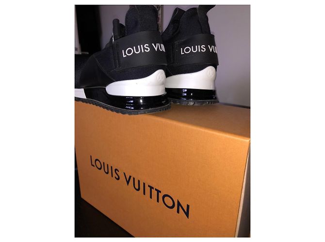 Baskets Louis Vuitton Run Away edition limitée 2019 Noir - vue 9
