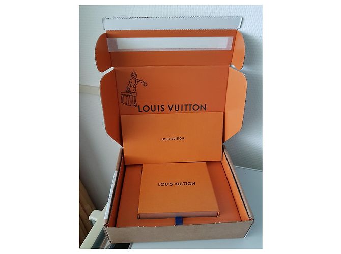 Tarjetero Louis Vuitton Navidad 2023 Castaño - vista 5