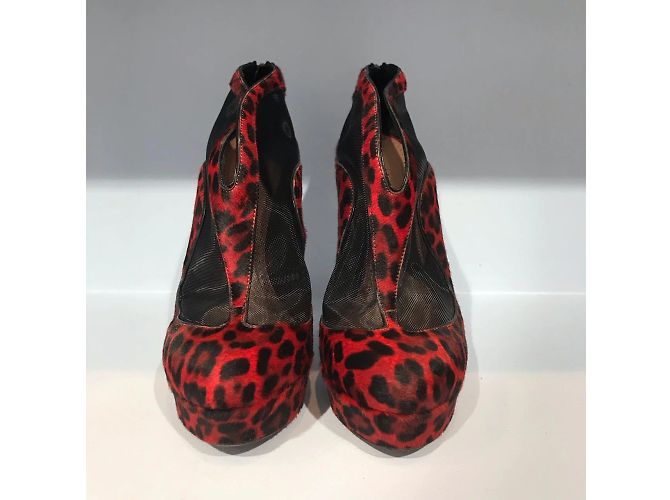 Alaïa Botines ALAIA T.EU 38.5 de piel de ternera estilo pony Roja - vista 3