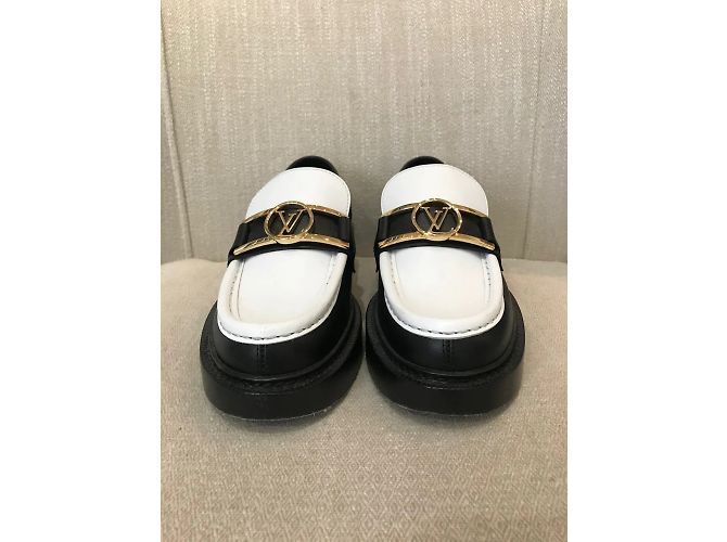 LOUIS VUITTON  Mules & clogs T.eu 37 leather White - view 3