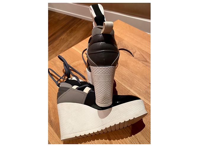 Botas de plataforma con cuña Chanel negro blanco gris - vista 4