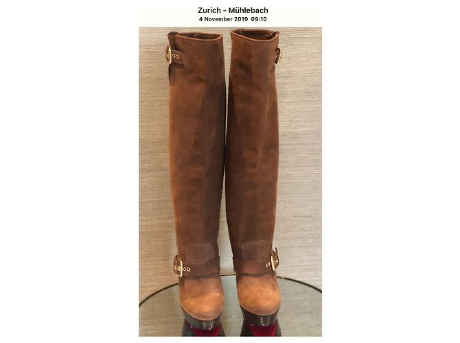 Christian Louboutin Harletty Botas altas de ante marrón con plataforma - vista 4