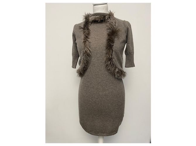 Autre Marque Twinset Cardigan und Kleid aus Kaschmir mit Straußenfedern Taupe - Ansicht 2