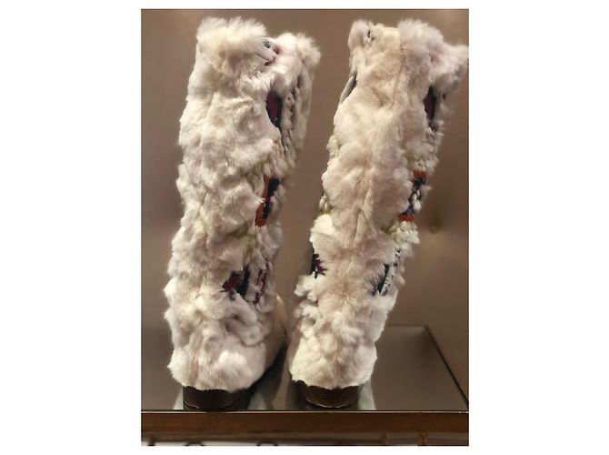 Jimmy Choo Leone botas de nieve de pelo de conejo blanco - vista 4