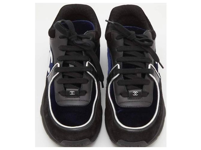 Sneakers basse Chanel CC in scamosciato e velluto blu navy Nero - vista 2