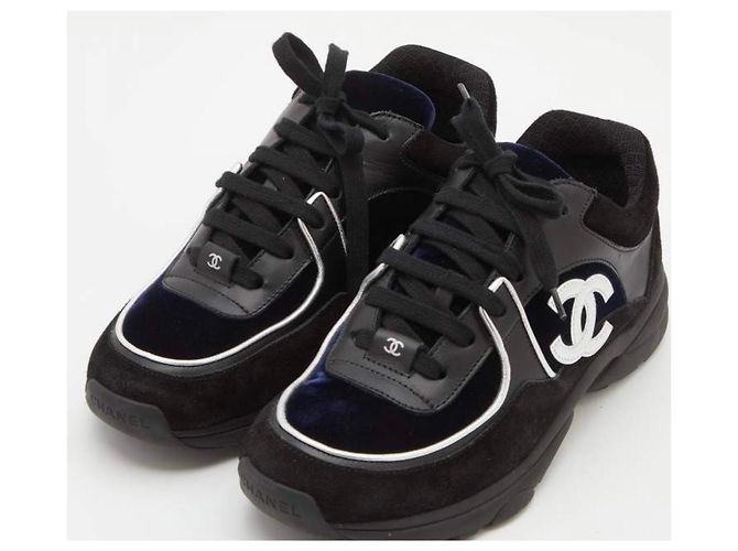 Sneakers basse Chanel CC in scamosciato e velluto blu navy Nero - vista 3