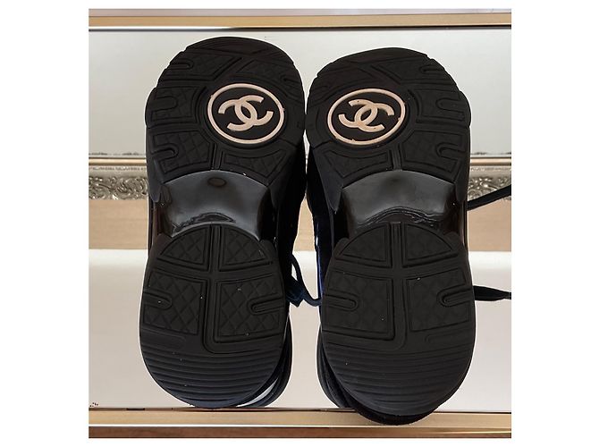 Sneakers basse Chanel CC in scamosciato e velluto blu navy Nero - vista 4