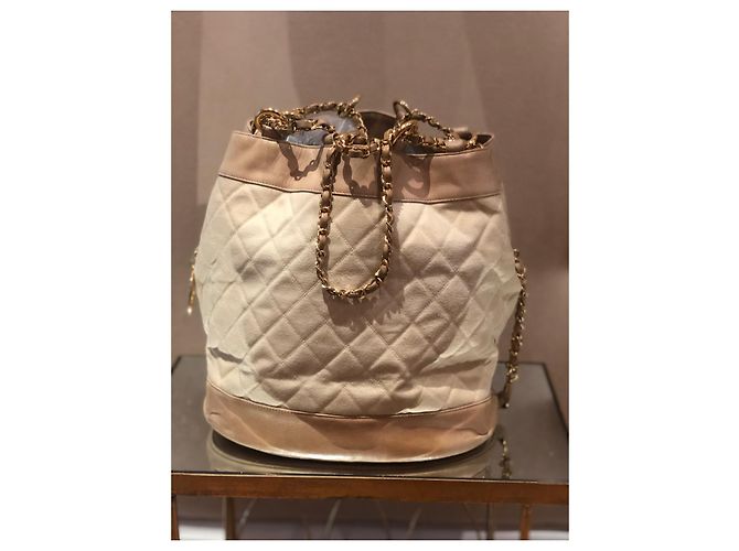 Borsa a tracolla Chanel beige in scamosciato e pelle - vista 3