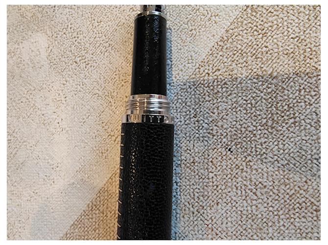 Louis Vuitton Dottore Penna. rodio Nero - vista 8