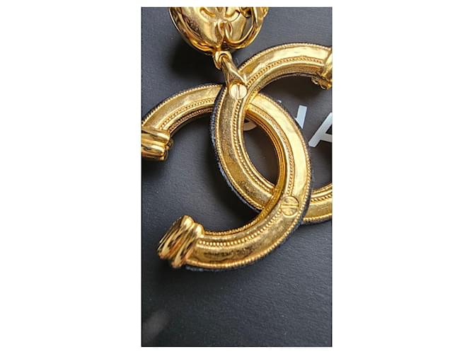 Chanel Aretes Gold hardware - vista 5
