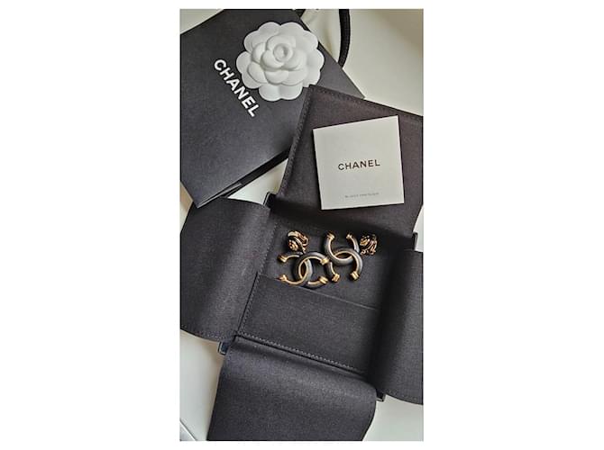 Chanel Aretes Gold hardware - vista 6