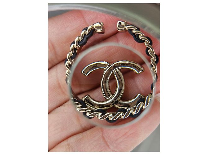 Orecchini Chanel BO Metallo Oro Champagne e Pelle Nera Nero D'oro - vista 4