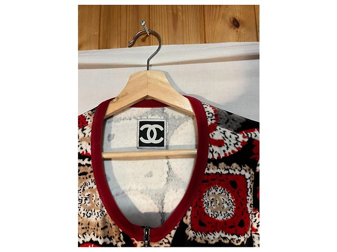 Cárdigan de terciopelo Chanel Negro Blanco Roja Beige - vista 2