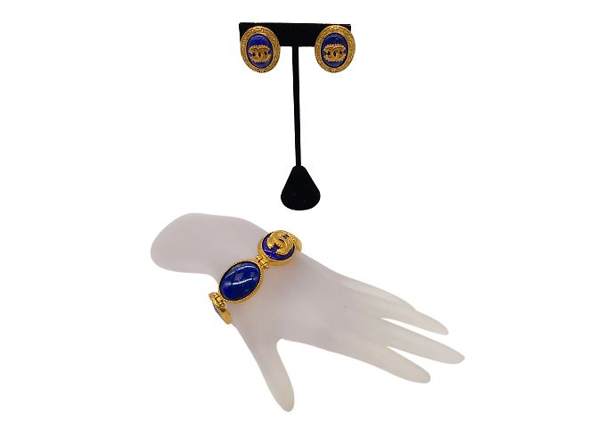Chanel blu / Gold-Tone 2008 Set di due pezzi di orecchini a clip e bracciale con pietra con logo CC D'oro - vista 2