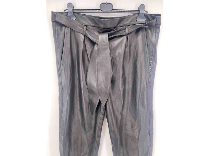 Autre Marque NO FIRMA / Pantalón UNSIGNED T.fr 42 Cuero Negro - vista 3