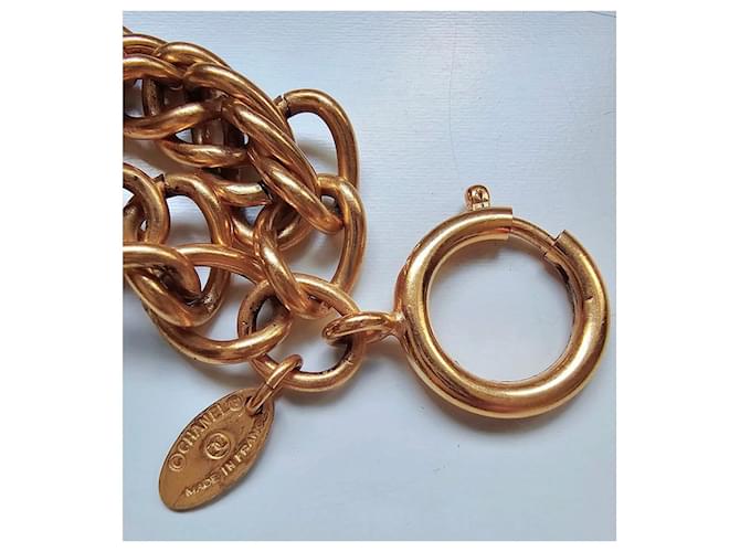 Chanel CHOCKER Acolchoado C.H.NO.N.E.eu. Dourado - vista 4