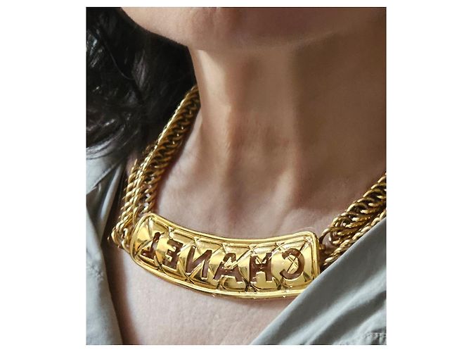 Chanel CHOCKER Acolchoado C.H.NO.N.E.eu. Dourado - vista 5