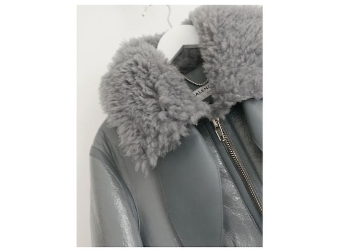 Balenciaga PF17 Chaqueta motera de piel de oveja de charol gris - vista 3