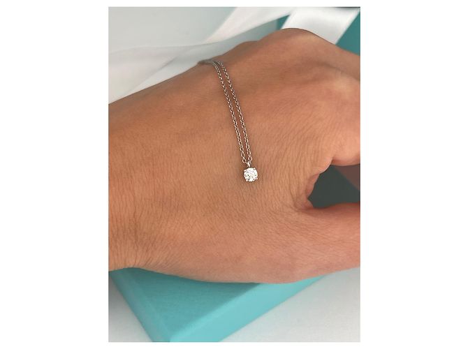 Tiffany & Co Solitaire Diamant Halskette Platin 0,21 Karat Silber - Ansicht 8