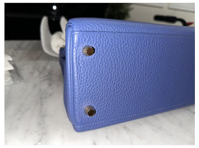 Hermès Kelly 28 blu in pelle Taurillon Clemence - vista 5