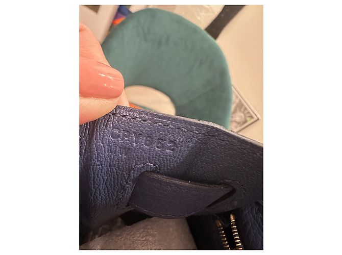 Hermès Kelly 28 blu in pelle Taurillon Clemence - vista 6