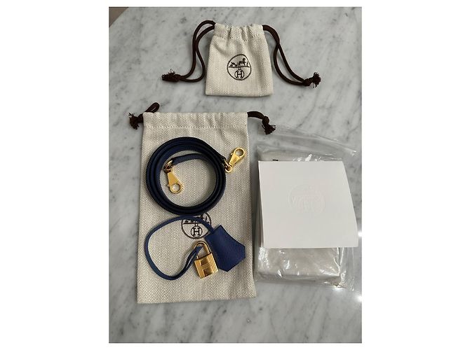 Hermès Kelly 28 blu in pelle Taurillon Clemence - vista 7