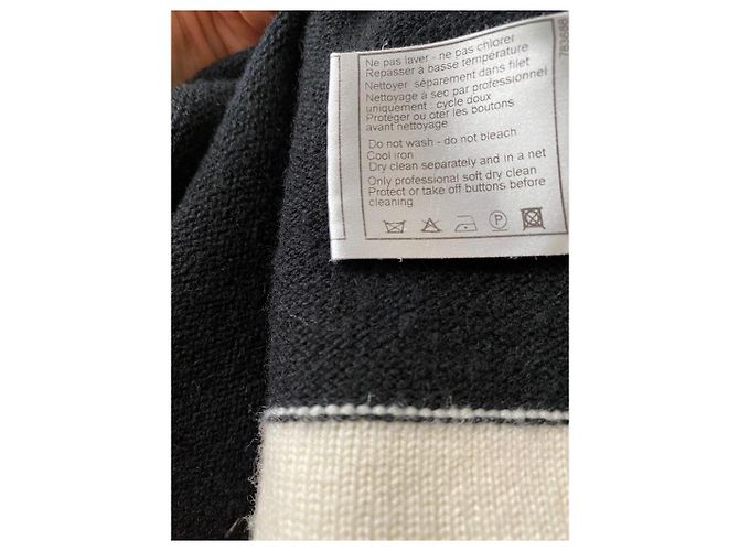 Chanel Cardigan aus schwarzem Kaschmir - Ansicht 7