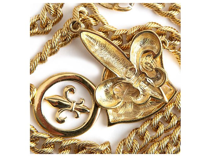 Colar Givenchy com 3 pingentes dourado - vista 3