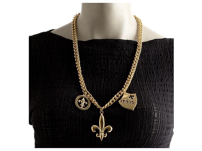 Colar Givenchy com 3 pingentes dourado - vista 4