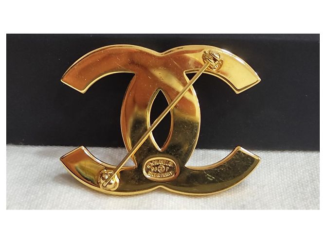Spilla Chanel CC metallo dorato D'oro - vista 5