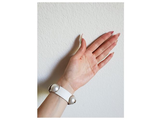 Pulsera Chanel de cuero Eggshell Blanco roto - vista 3