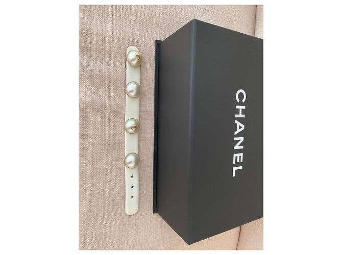 Pulsera Chanel de cuero Eggshell Blanco roto - vista 7