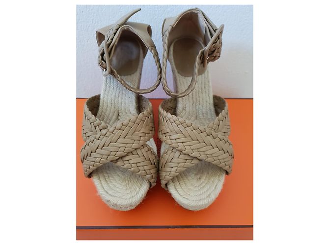 Sandali Hermès in tessuto beige - vista 6