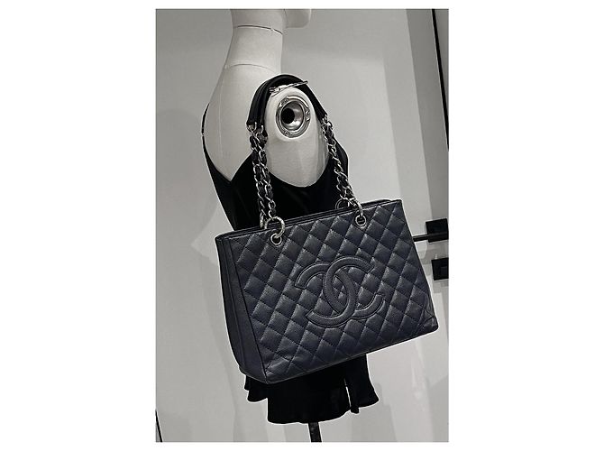 Chanel Borsa shopping classica GST Grand Blu navy - vista 16