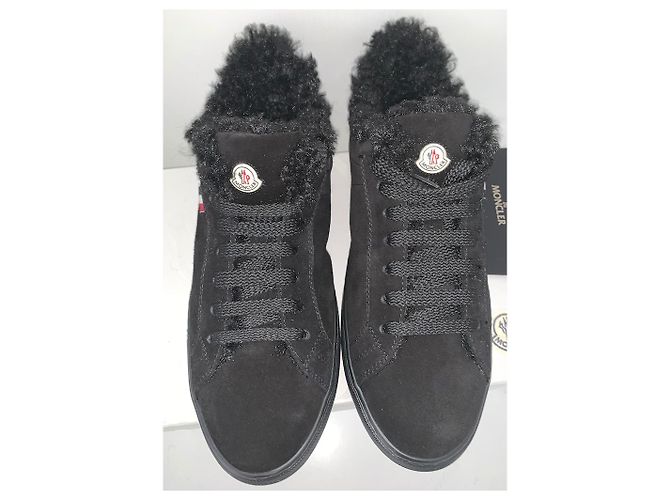 Baskets Moncler en daim noir - vue 2