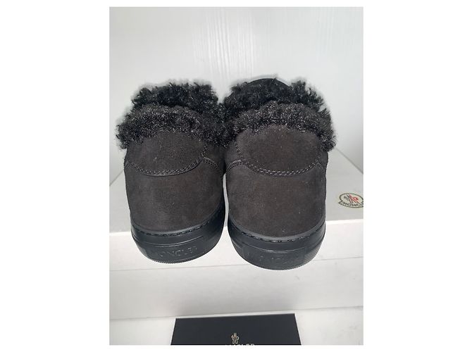 Baskets Moncler en daim noir - vue 3