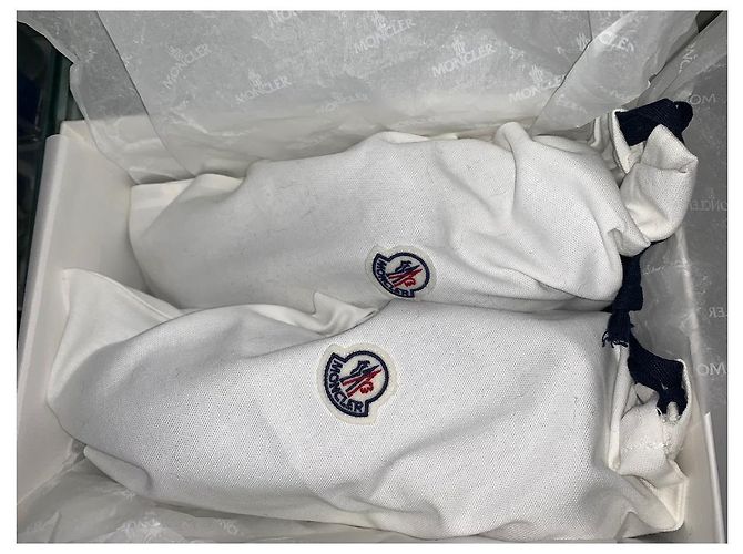 Baskets Moncler en daim noir - vue 5