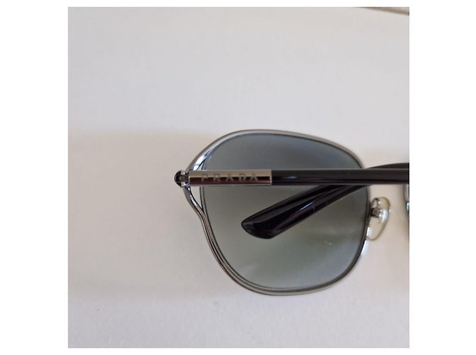 Prada Sonnenbrille Grau Metall - Ansicht 3