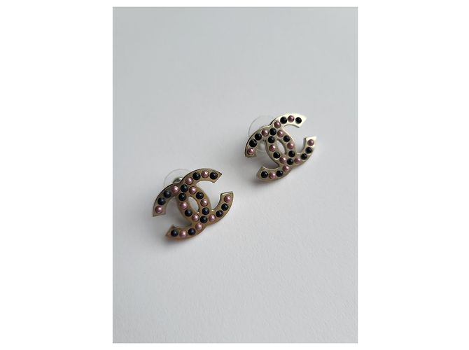 Brincos Chanel CC com pérolas rosa e marinho Hardware prateado - vista 2